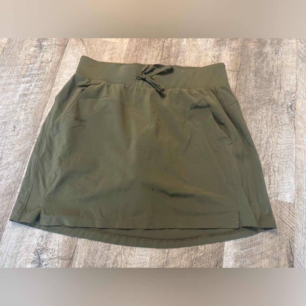 All in Motion size XS Olive green skirt, like new * see waistband/back spot